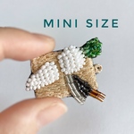 大根とまな板と包丁のブローチ　ビーズ刺繍