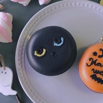 【本革】マカロンケース (黒猫)【アクセサリーケース 小物入れ 刻印 立体 ハロウィン 猫 ねこ くろねこ 肉球 足跡 黒 ブラック レザー 革 牛革】