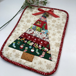 パッチワークのクリスマスミニタペストリー