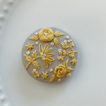 刺繍くるみボタン（ヘアゴム/ブローチ）