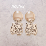no.363 シルバー タイガー チャーム ピアス、イヤリング