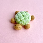 かめメロンパン 🐢羊毛フェルトブローチ