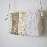 秋冬新作☆刺繍リボンスマホポシェットアイボリー系　ポシェットでもポーチでも使える便利なアイテム