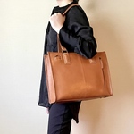 今だけ20％OFF【持ち手が長い】本革2wayクラシック・トートバッグ　肩紐が長い　キャメル　ユニセックス