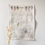 ［M］ 2024年刺繍カレンダー/壁掛けカレンダー/B3サイズ/刺繍インテリア/ファブリックカレンダー