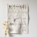 ［S］ 2024年刺繍カレンダー/壁掛けカレンダー/B3サイズ/刺繍インテリア/ファブリックカレンダー