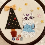 刺繍枠飾り　クリスマスツリーとねこ