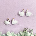 new！swan ballerina（白鳥）／ビーズ刺繍ピアス、イヤリング