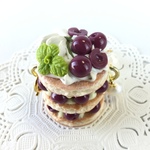 フェイクスイーツ*ダークチェリー・ミルフィーユ・チャーム*スイーツデコ