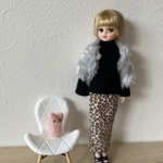 リカちゃん服　NO.1 袖広トップス　ヒョウ柄ミニスカート　ファーストールピアス 