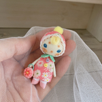 くりくりお目々のお人形さん