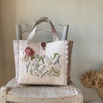 願いを込めて*草花シリーズ*野の草花＊手刺繍*トートバッグ*北欧* 赤ラインリネン