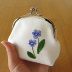 手刺繍のがま口〈 すみれ 3〉