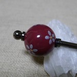 小豆色に銀らめ小花の陶玉かんざし