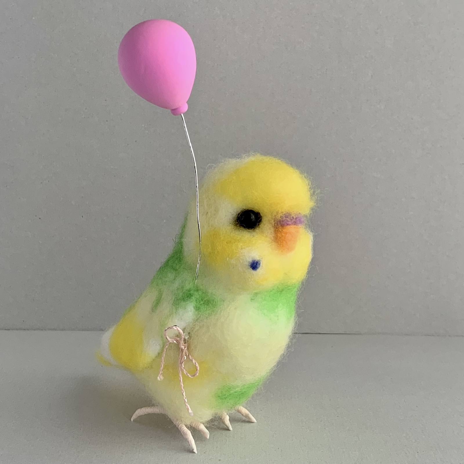 羊毛フェルト コザクラインコ - 花咲く森❁羊毛フェルトのインコ 