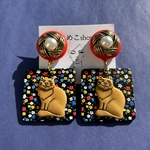 アメリカボタン猫とアンティークゴールドピアス✳️イヤリング アクセサリー レトロポップ カラフル 大ぶり 個性的 アンティーク レトロ 北欧 80S 緑 赤 パール 猫 ねこ 