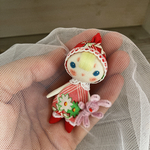うさぎさんと一緒の前髪ぱっつんちゃん