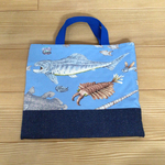 【sale】ミニバッグ　古代生物🐟ブルー　裏地キルティング(25×30センチ)　マチなし　バッグ　レッスンバッグ　お道具入れ　小さめ