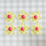 【8個】クリア フラワー 大きめ デコパーツ プラパーツ【イエローグリーン】