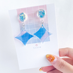 近未来-オーロラアクリルの大ぶりピアス(イヤリング)　小顔 目立つ 派手