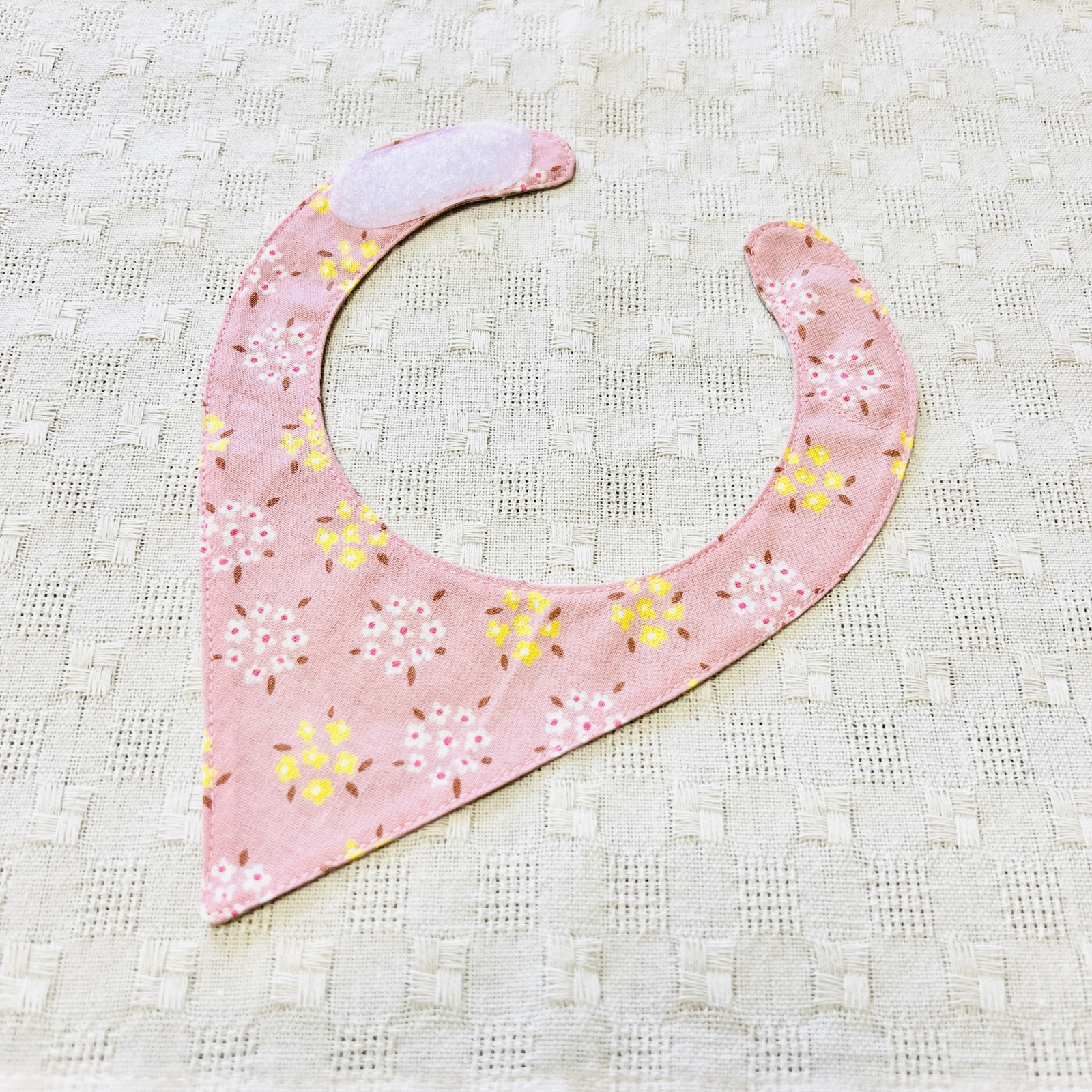 猫用バンダナ風スタイ 小花(ピンク) - ribbonneko | minne byGMOペパボ
