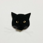 羊毛フェルト 猫ブローチ 黒猫 金眼