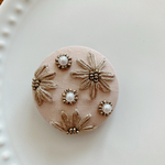 ビーズ刺繍くるみボタン（ヘアゴム/ブローチ）