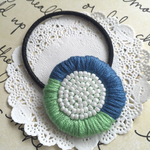 刺繍まんまるお花風ヘアゴム＊バイカラー
