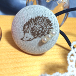 とことこハリネズミのくるみボタンヘアゴム※送料込み