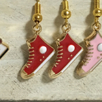 赤いバスケットシューズピアス
