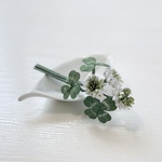 布花🌿ちっちゃな白詰草のブーケブローチ