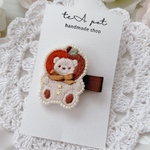 りんごベア　刺繍　ヘアクリップ