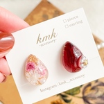 《再販❣️》イヤリング　しずく　アシンメトリー　ボルドー　レジン　レジンイヤリング　レジンアクセ　レジンアクセサリー　しずくイヤリング　ドライフラワー　ドライフラワーアクセ　