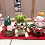 辰の着ぐるみ姿の🐲ちっちゃな柴犬ちゃんとお正月飾りセット(羊毛フェルト)薄い緑