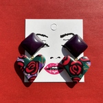 vintageダークパープル×薔薇柄ポリマークレイピアス⭐️イヤリング VINTAGE ヴィンテージ レトロ 昭和レトロ レトロポップ 北欧 古着 個性的 樹脂粘土 バラ 薔薇 ローズ 中華 
