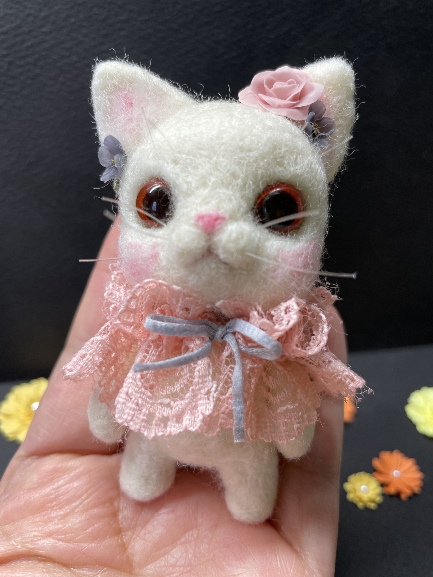 羊毛フェルト ＊ 白猫 ぬいぐるみ - PUCHI-WORLD'S GALLERY | minne