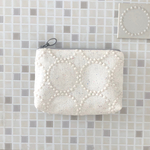 mina perhonen タンバリン ミニ  ポーチ　ホワイト×ホワイト　ミナペルホネン の刺繍生地　