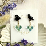 new✨カラス🐦‍⬛と小枝ビーズのピアス・イヤリング