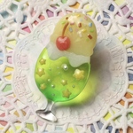 クリームたっぷり♪ポップなメロンソーダブローチ