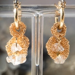 4way♡極細ワイヤーで編む小さい立体のお花とさざれ石のフープピアス[Lt.ゴールド]受注製作