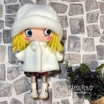 ☆THIERRY☆イーマリーちゃん着せ替えお洋服  白いフリースショートコート　お帽子