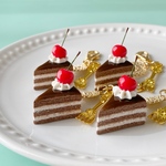 チェリーケーキキーホルダー（カット）