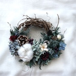 紫陽花と木の実のクリスマスリース