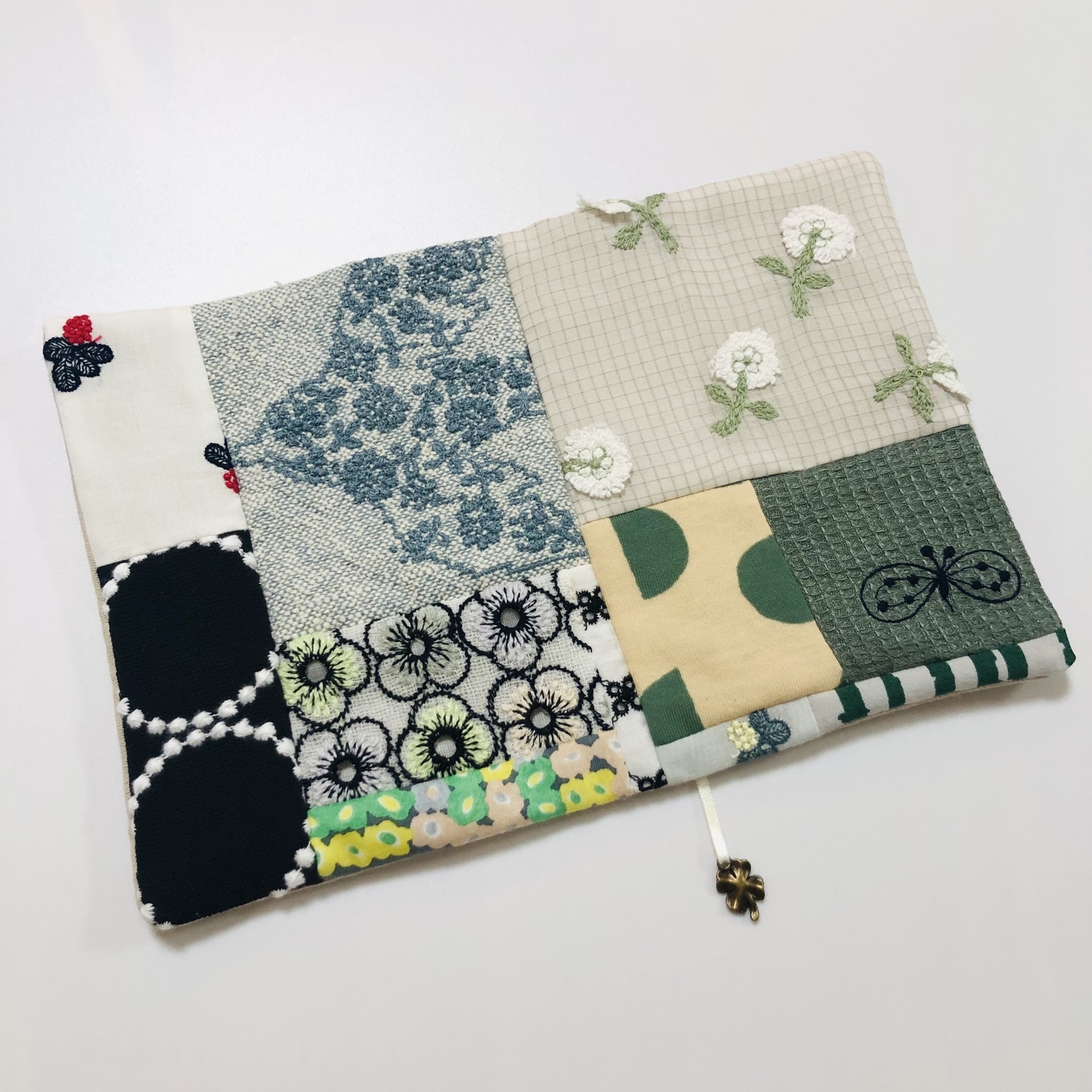 ミナペルホネン ブックカバー 文庫本 forest tile - HARUKO'S GALLERY