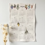 ［X］ [1点限定]  2024年刺繍カレンダー/壁掛けカレンダー/B3サイズ/刺繍インテリア/ファブリックカレンダー