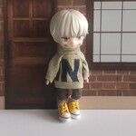 オビツ11 ・ねんどろいどどーる共通サイズ　カーキ英字トレーナー　B