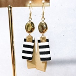 【NEW！10月29日（日）20時販売開始】シマシマ とベージュ のミニミニ リボン ピアス　イヤリングへ変更OK