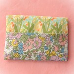 リバティ　ホワイト花柄とボタニカル　ポケットティッシュ＆カイロケース