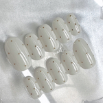 【sale】アイボリー×ゴールドスタッズ　ネイルチップ【ニュアンス綺麗系シンプル】