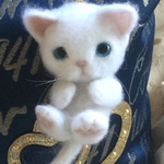 ふわふわ白猫ちゃん♪羊毛フェルト♪車にも♪